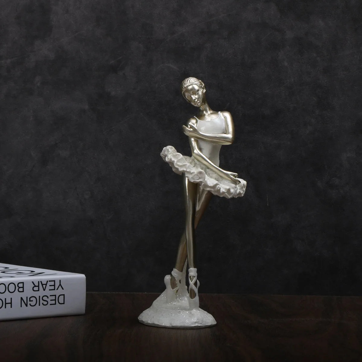 Valentine's Day gifts: Ballet girl figurine, entrance decoration item, craft product, living room desktop dancer figurine